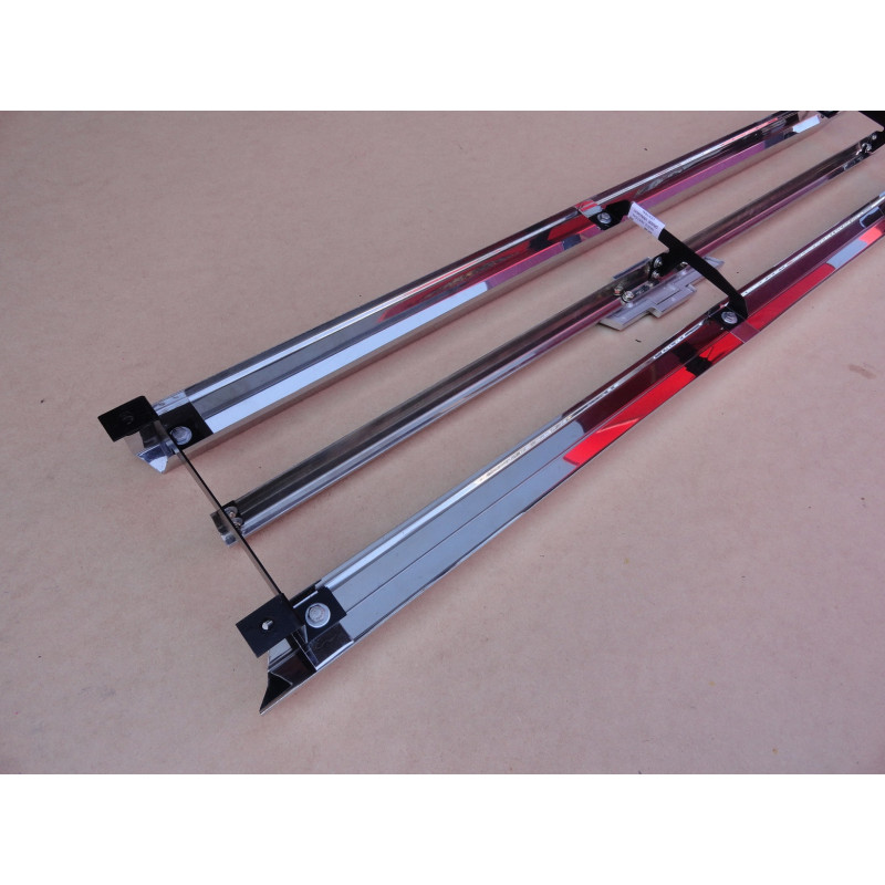 Grade Dianteira Veraneio C-10 D-60 1971 a 1978 Inox com Emblema