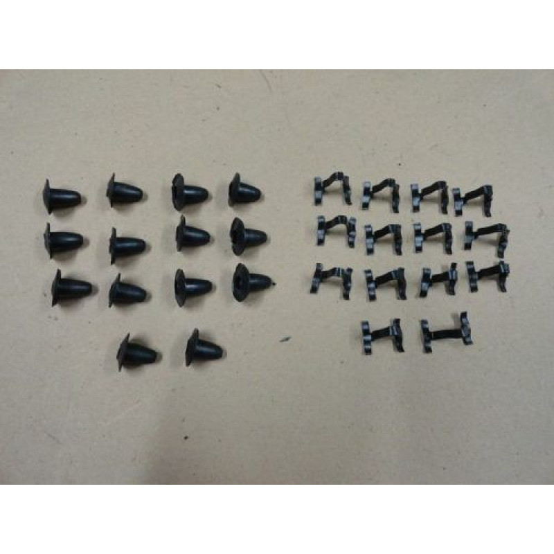 Grampos para Fixação Friso Lateral com Borracha Fusca até 70 - Jogo 42 Peças