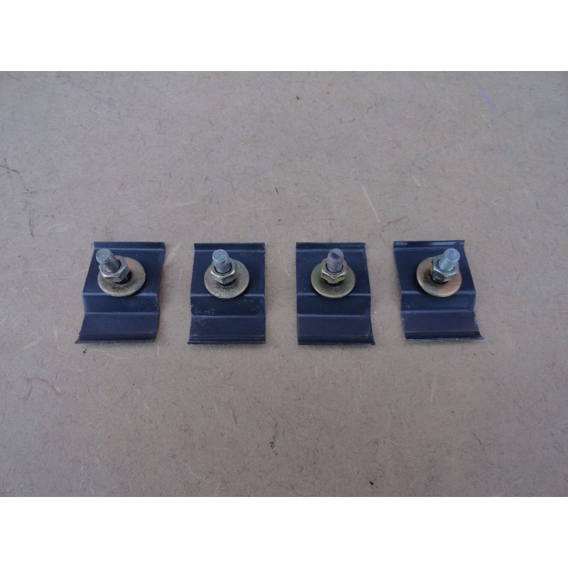 Grampo Fixação do Friso Inferior da Grade Opala 1972 a 1974 - Jogo com 04