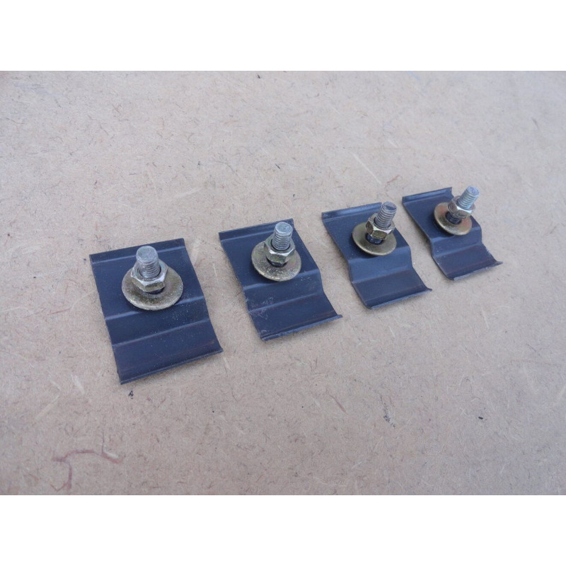 Grampo Fixação do Friso Inferior da Grade Opala 1972 a 1974 - Jogo com 04