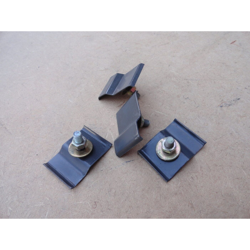 Grampo Fixação do Friso Inferior da Grade Opala 1972 a 1974 - Jogo com 04