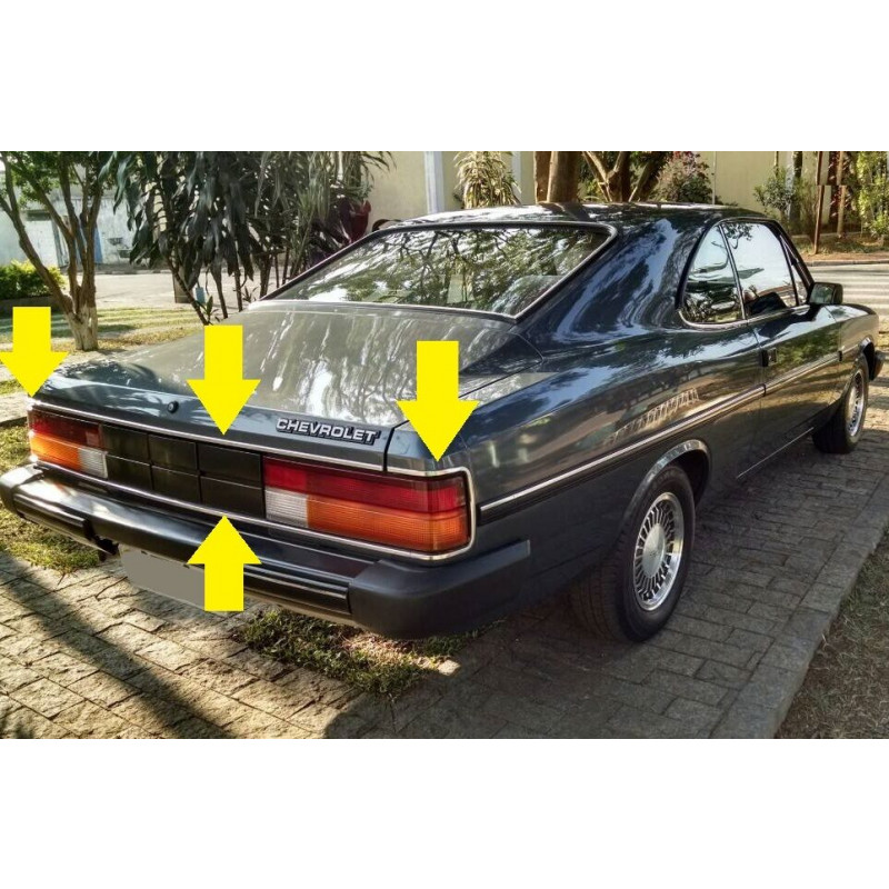 Grampo Friso Farol/Lanterna e Mala/Capô Opala 80 à 90