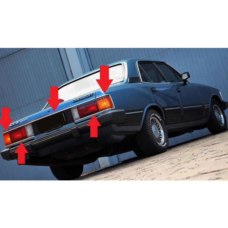 Grampo Friso Farol/Lanterna e Mala/Capô Opala 80 à 90