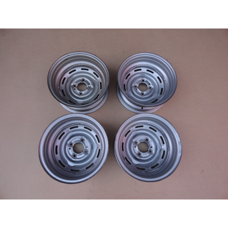 Roda Chevette Tubarão Aro 13 Tala 5,5 Com Calota E Sobre Aro - Jogo