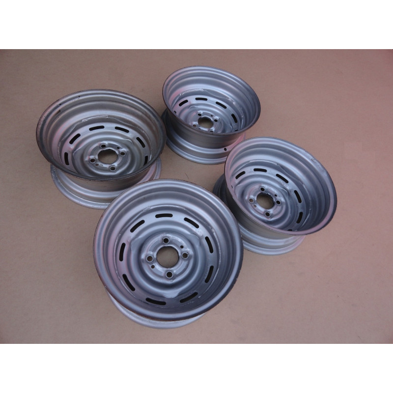 Roda Chevette Tubarão Aro 13 Tala 5,5 Com Calota E Sobre Aro - Jogo