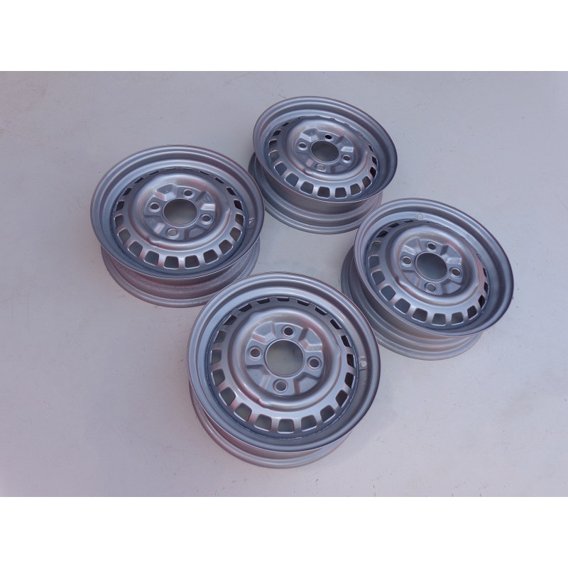 Roda Fusca 4 Furos Aro 15 Tala 4,5 c/ Calombo Original Restaurada - Jogo