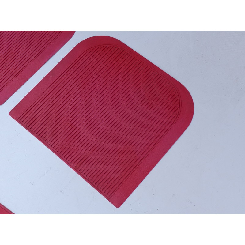 Tapete Borracha Ford Mustang 1964 a 1973 Vermelho Usado - Jogo