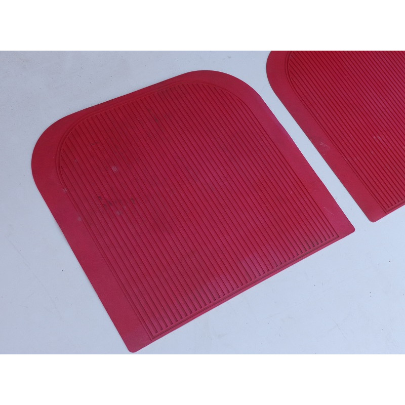 Tapete Borracha Ford Mustang 1964 a 1973 Vermelho Usado - Jogo