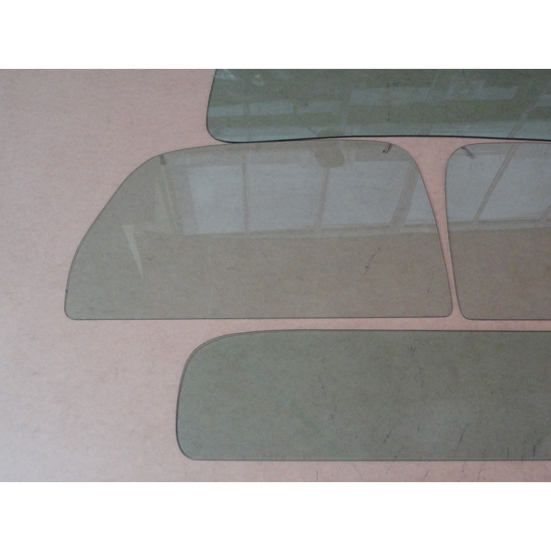 Vidro F-1 F-8 51 à 52 Inteiriço Sem Quebra Vento Verde Jogo