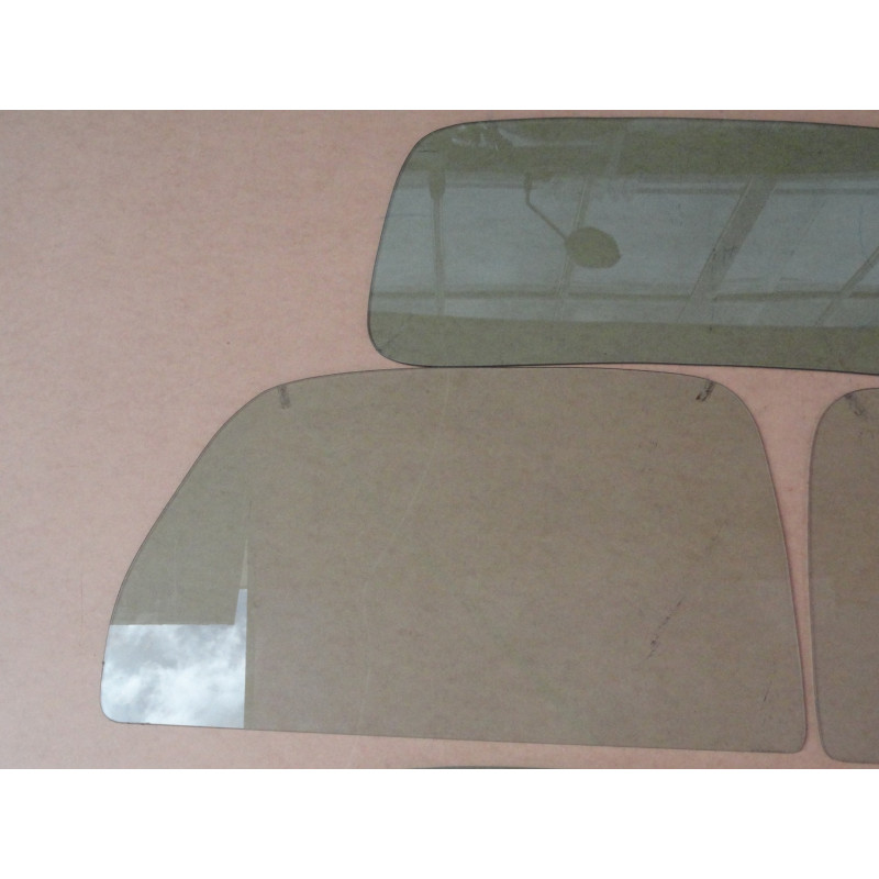 Vidro F-1 F-8 51 à 52 Inteiriço Sem Quebra Vento Verde Jogo