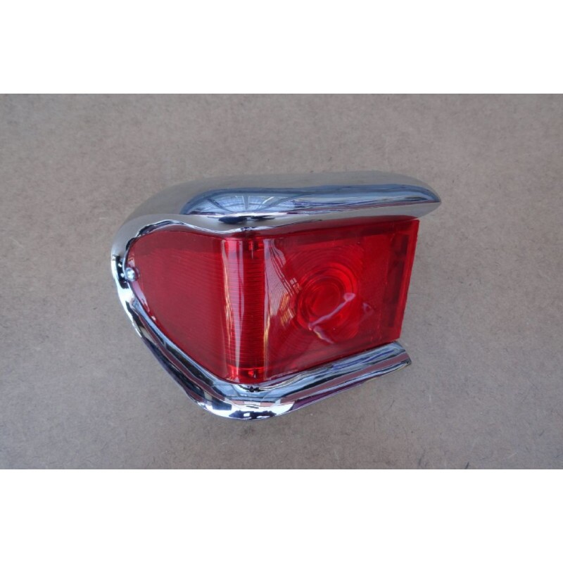 Lanterna Traseira Esquerda Rural e F-75 60 à 83 Original Usada