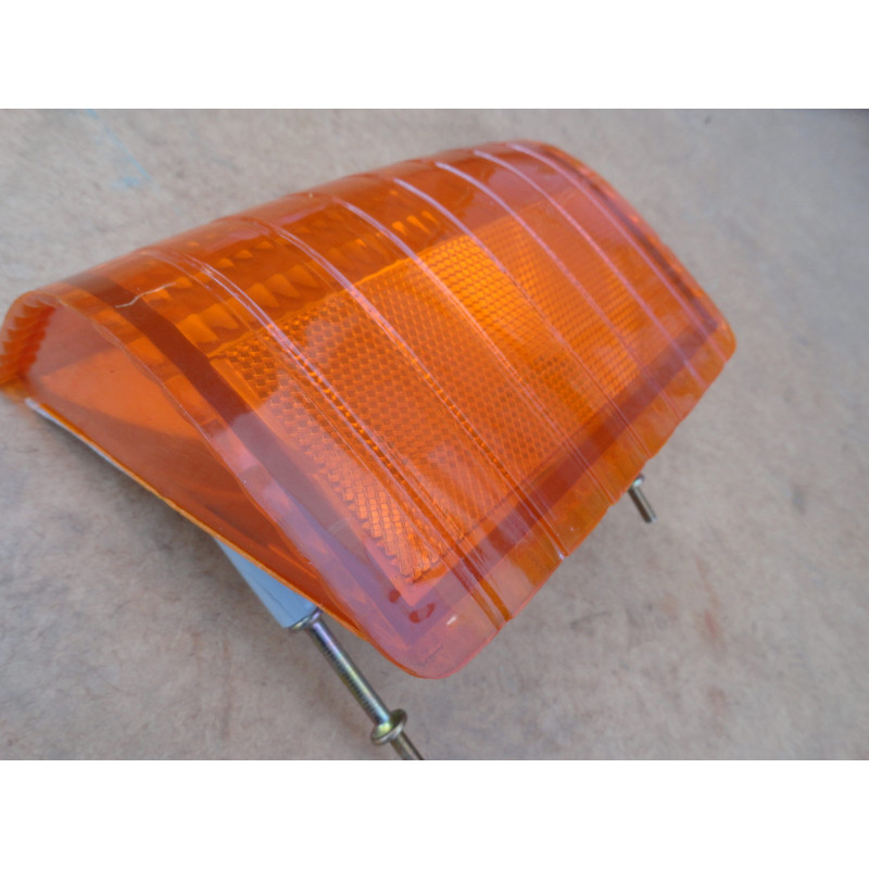 Lanterna Pisca Dianteiro Direito Âmbar D-20 até 92