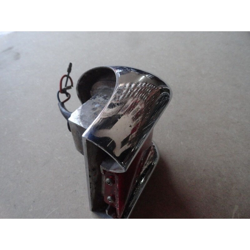 Lanterna Traseira Esquerda Rural F-75 Canto Original Cromado