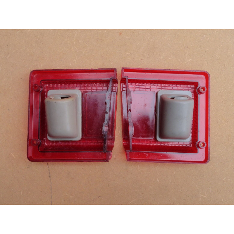 Lanterna Traseira Tampa Belina I 1972 a 1977 Leão Nova - Par