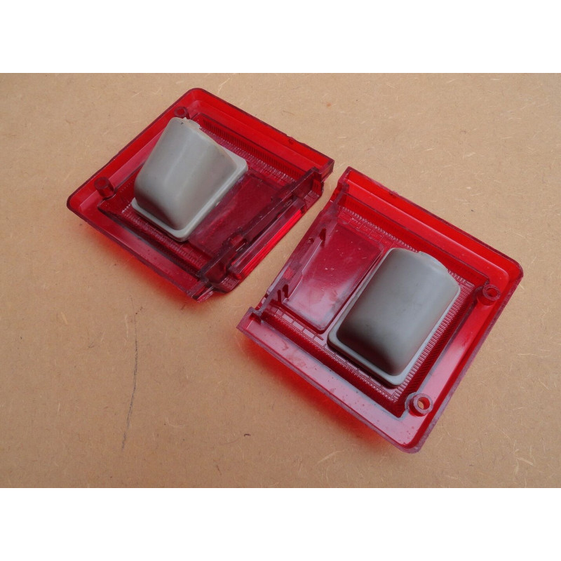 Lanterna Traseira Tampa Belina I 1972 a 1977 Leão Nova - Par