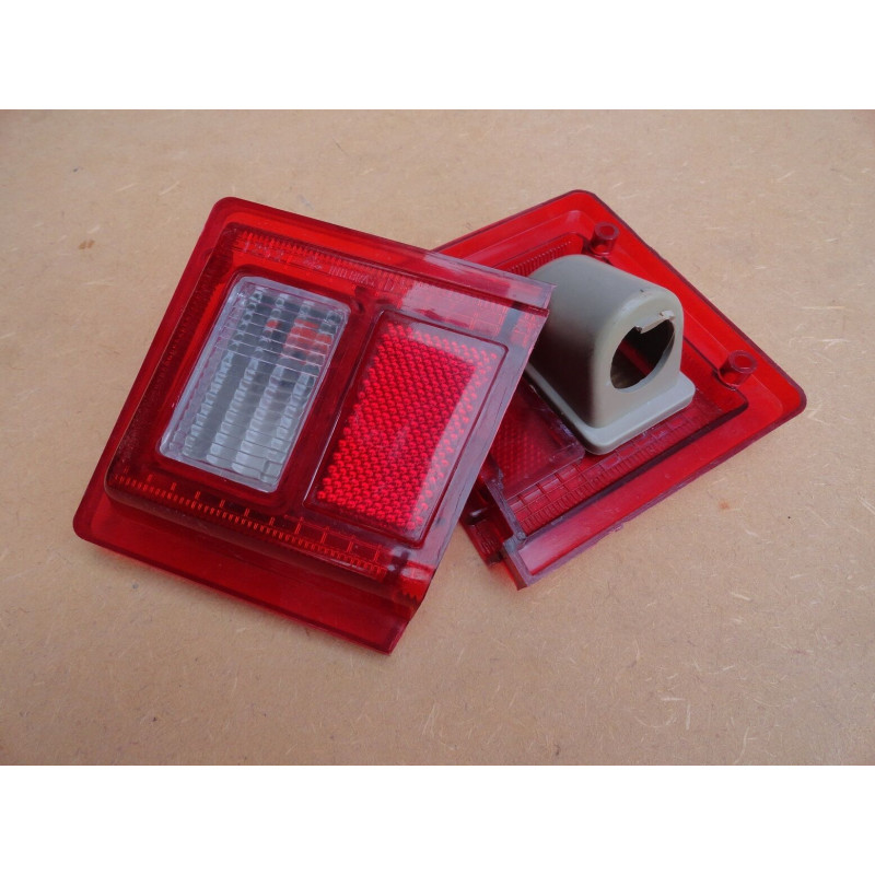 Lanterna Traseira Tampa Belina I 1972 a 1977 Leão Nova - Par