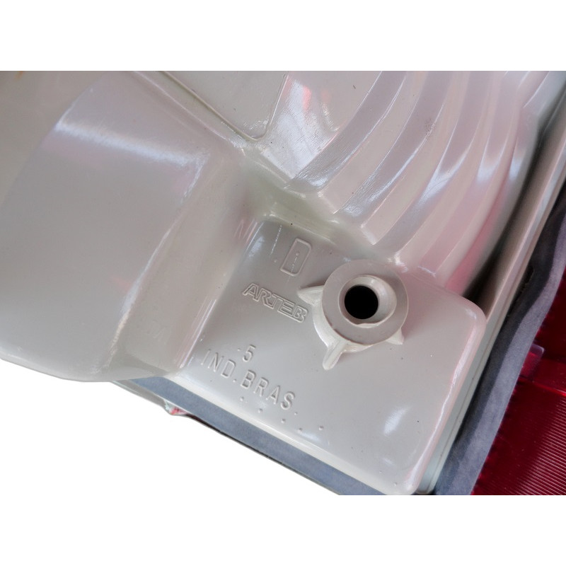 Lanterna Traseira Direita Chevette 83 em Diante Original Arteb Nova