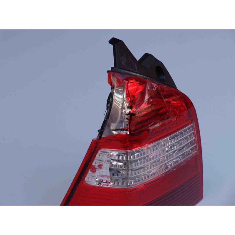 Lanterna Traseira Esquerda Nissan Livina Original Quebrada Usada