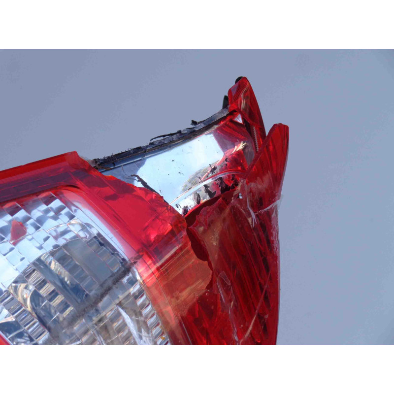 Lanterna Traseira Esquerda Nissan Livina Original Quebrada Usada