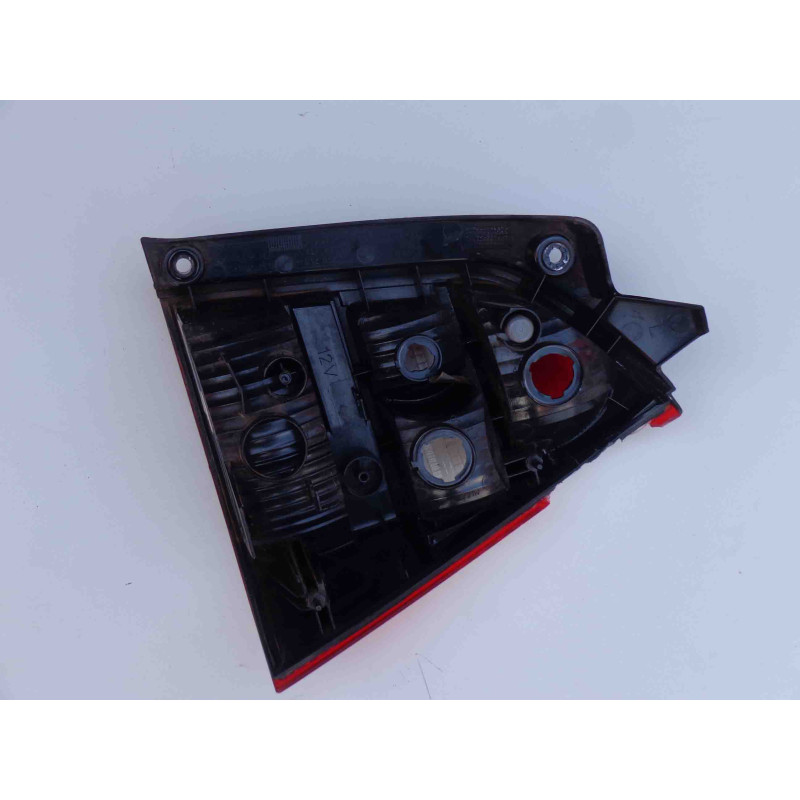 Lanterna Traseira Esquerda Nissan Livina Original Quebrada Usada