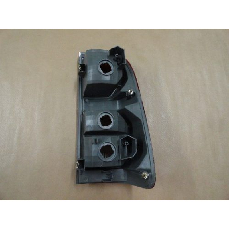 Lanterna Traseira Hilux 12 à 14 Esquerda