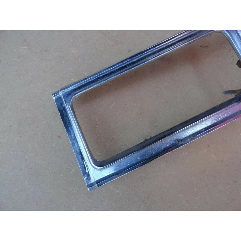 Moldura Friso Lanterna Traseira Direita Dodge Lebaron Magnum