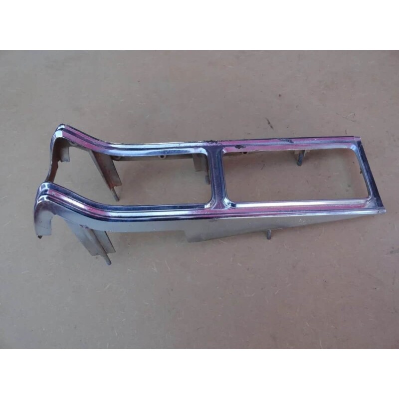 Moldura Friso Lanterna Traseira Direita Dodge Lebaron Magnum