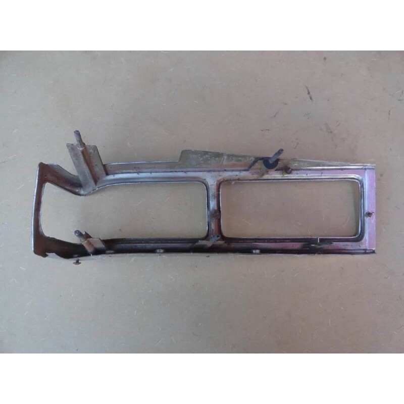 Moldura Friso Lanterna Traseira Direita Dodge Lebaron Magnum