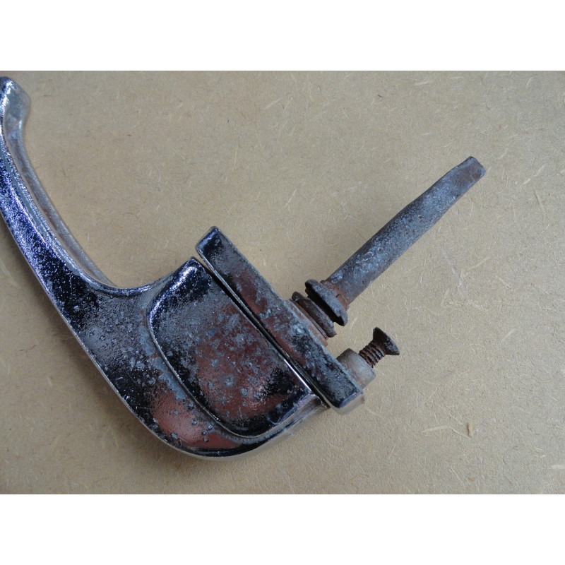 Maçaneta Externa Esquerda Chev Boca de Sapo 47 à 51 Original Usada