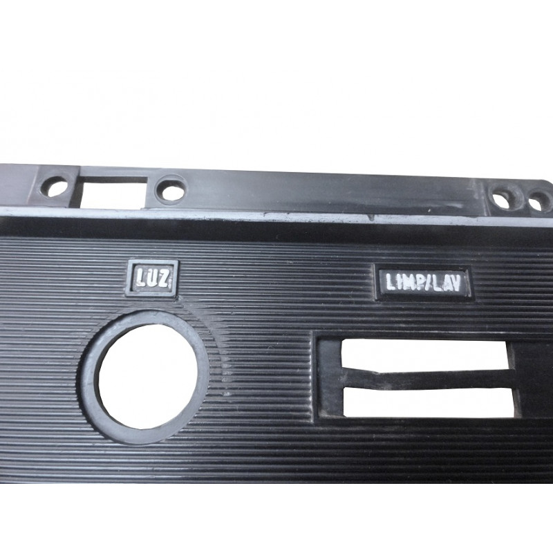 Moldura Ar Condicionado Ignição Luzes Landau 76 Diante - Par