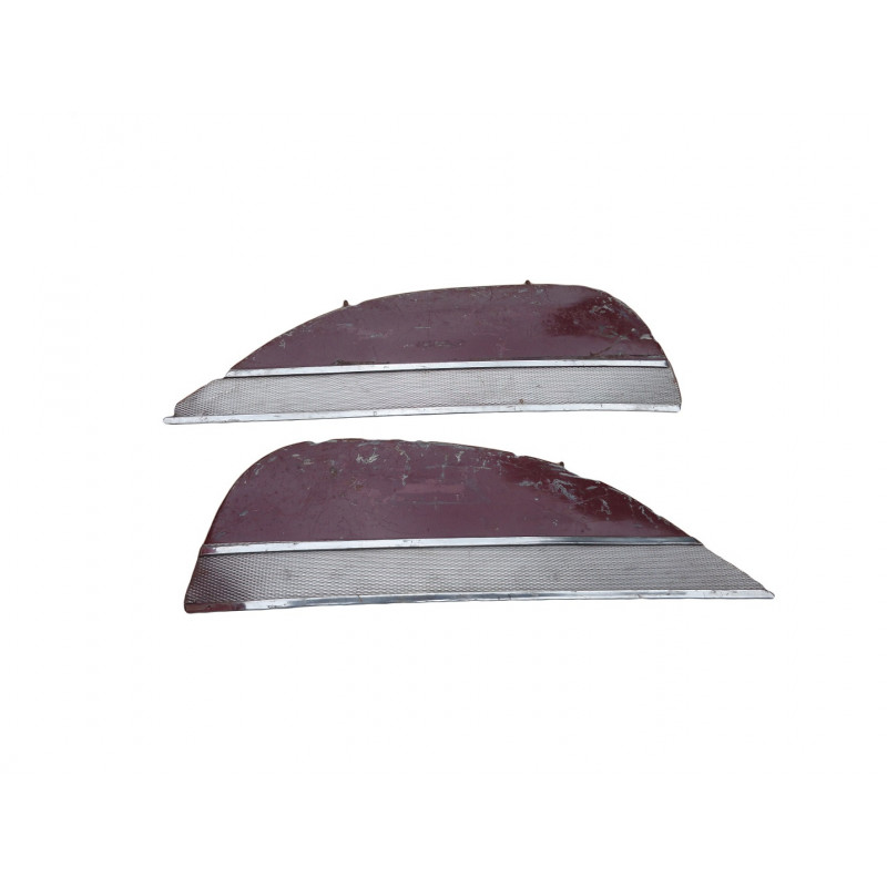 Saia Capa Aplique Roda Traseira Veraneio Até 88 Usado - Par