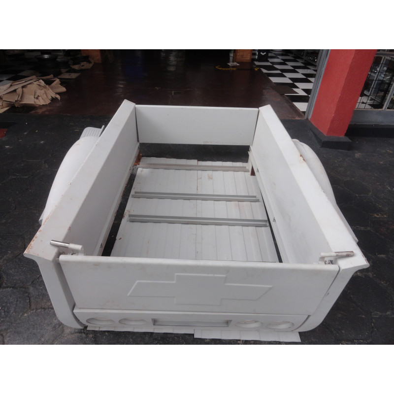 Caçamba Com Saia Americana Paralama Estribos e Assoalho Boca de Sapo e Bagre - Kit