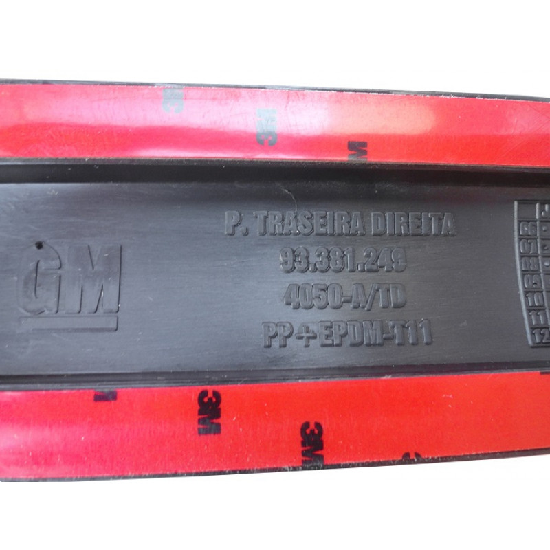 Friso Lateral Celta 2 Portas 07 À 16 Original Gm Novo - Jogo