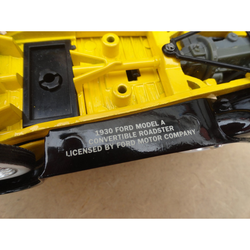 Miniatura Ford Model A 1930 Convertible Roadster Hertz C/ Detalhe