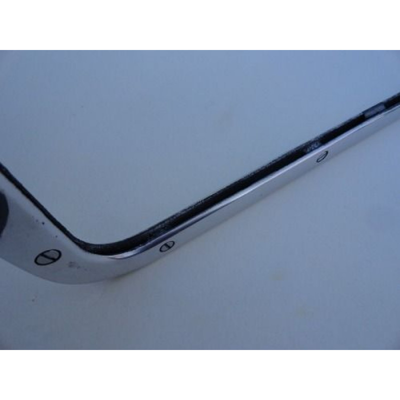 Moldura Vigia Traseiro Alumínio 28 à 31