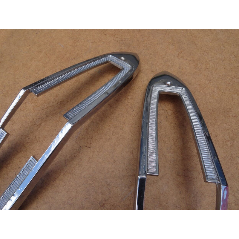 Aro Lanterna Traseira Simca Regente Esplanada 66 à 67 Original Usado - Par