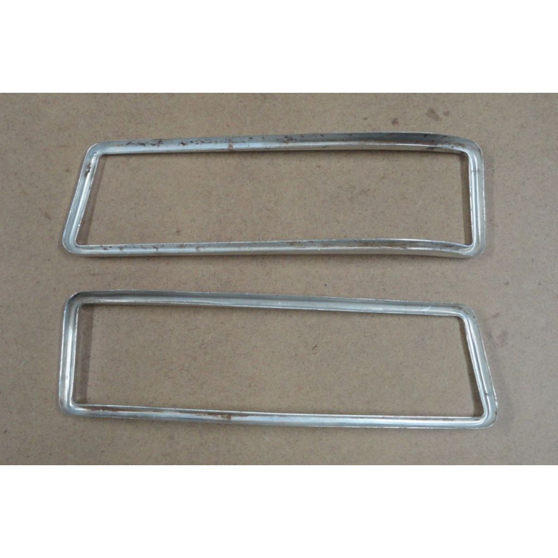 Aro da Lanterna traseira - Original (par)