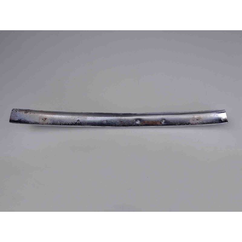 Parachoque Centro Traseiro Rural Cromado c/ Detalhe Original Usado