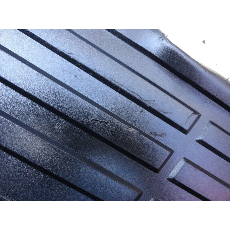 Pisadeira Central Parachoque Traseiro Toyota Hilux 2016 a 2021