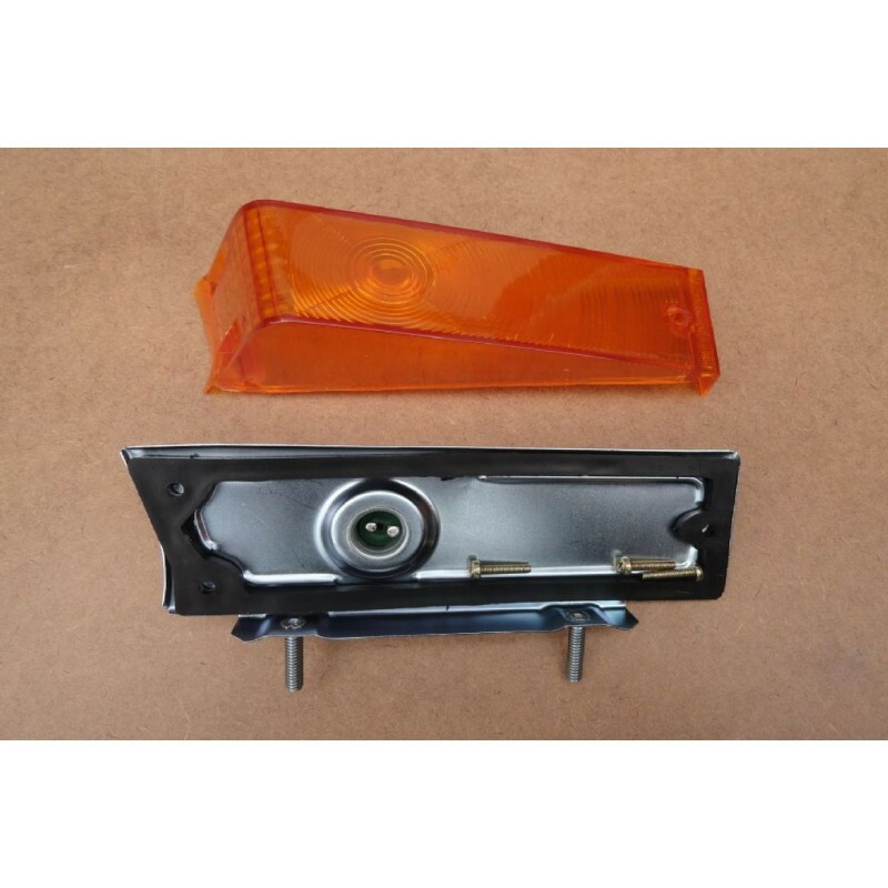 Pisca Lanterna Dianteira Direita F-100, F-1000, F-4000 1972 à 1992 Nova
