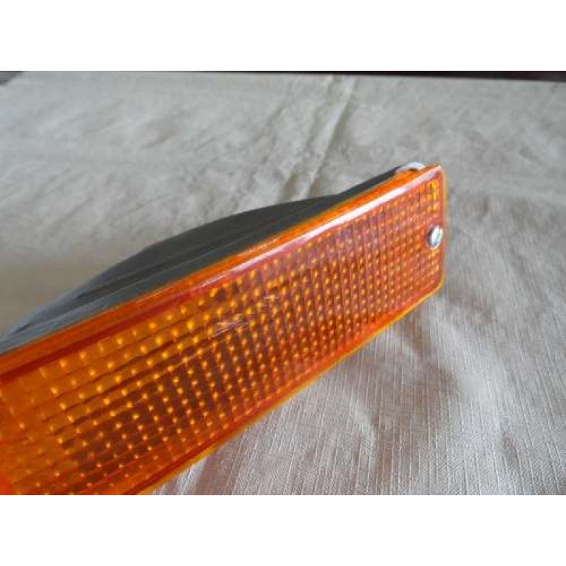 Pisca Parachoque Hilux SR-5, DX 93 à 01 Direito