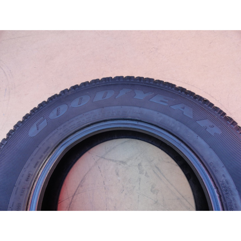 Pneu Goodyear Wrangler SR-A 235/70/16 Aro 16 Usado