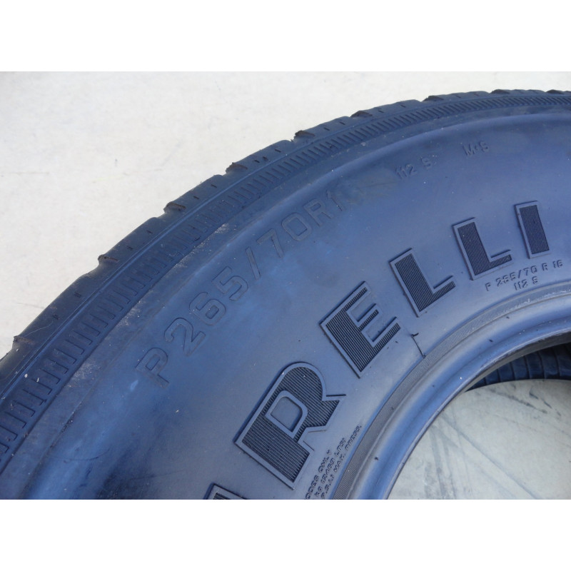 Pneu Pirelli Scorpion A/T 265 70 R16 Aro 16 Usado Riscado