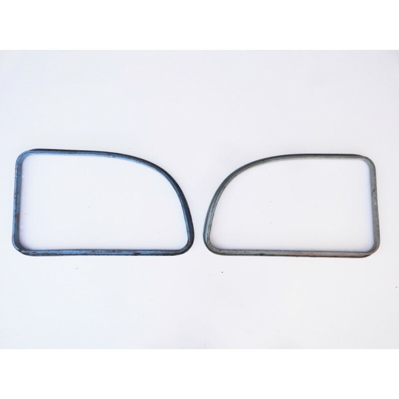 Moldura Janela Fixa Traseira Willys Ford Rural Usada - Par