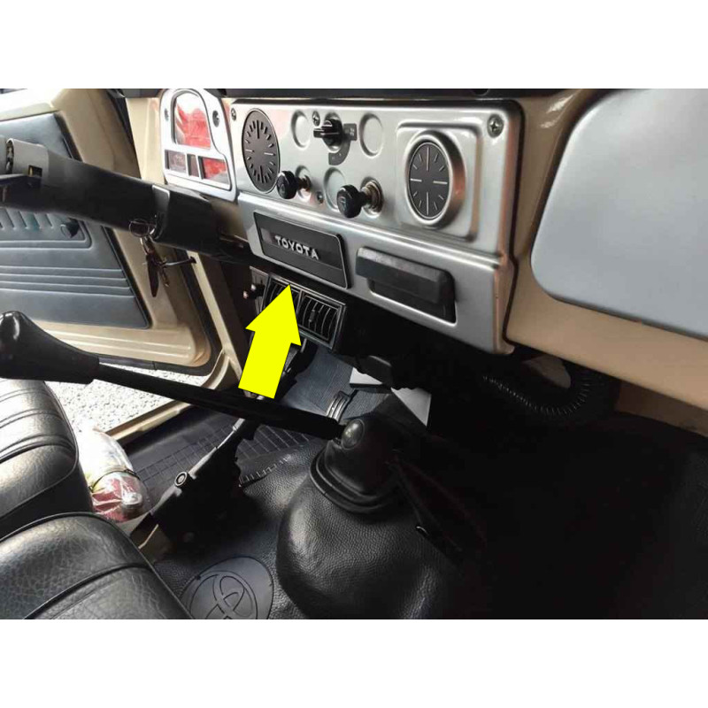 Tampa Do Rádio Toyota Bandeirante Original Usada