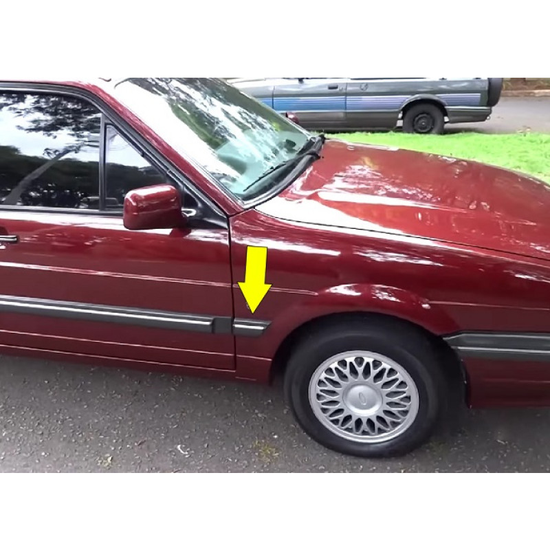 Friso Paralama Dianteiro Direito Versailles Royale Original Novo