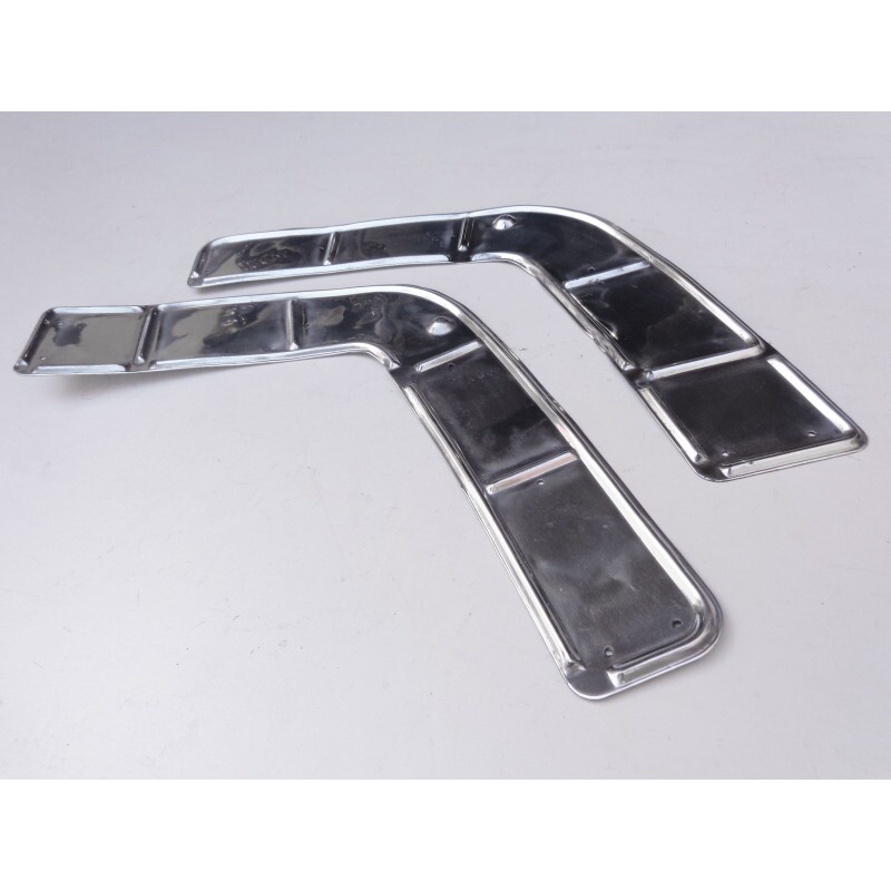 Acabamento Alumínio Parachoque Caminhão Mercedes Cara Preta - Par