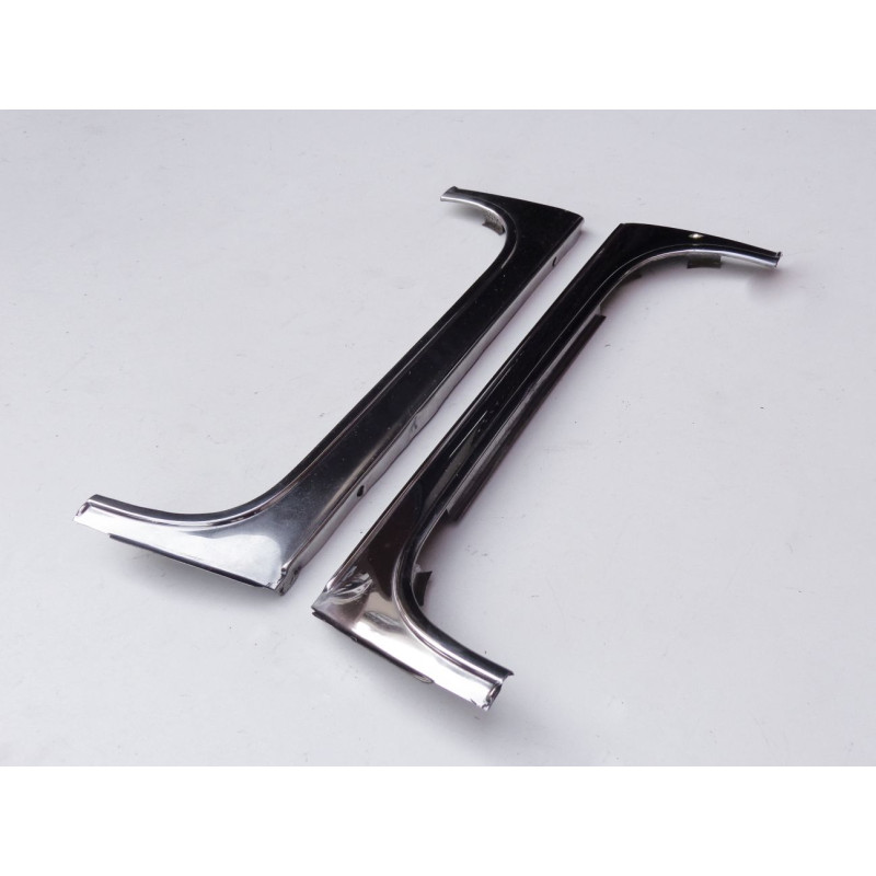 Friso Vertical Parabrisa Bel Air Conversível 53 e 54 Original - Par