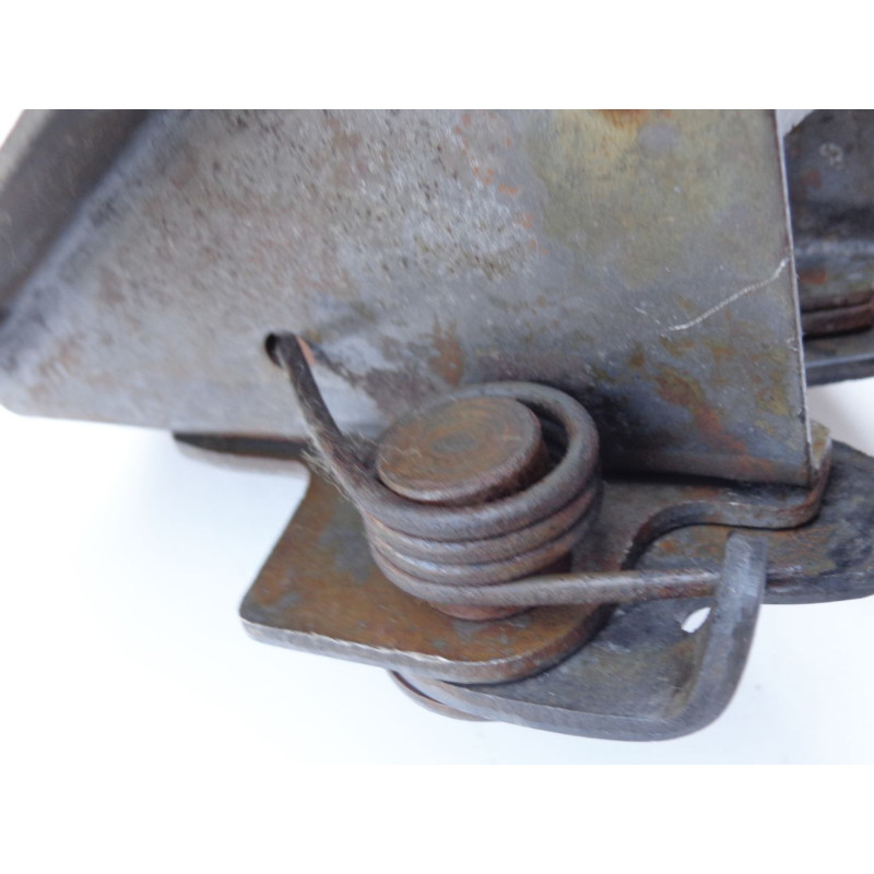 Fechadura Fecho Superior Capô F-100 F-600 62 à 64 e 69 à 71 - Braço Curto