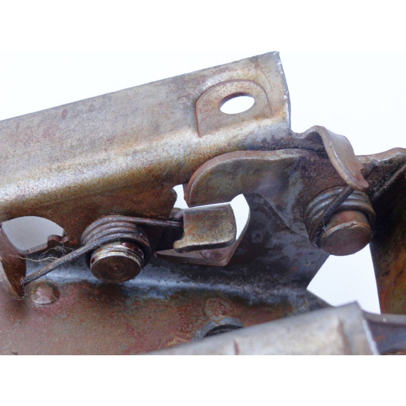 Fechadura Fecho Superior Capô F-100 F-600 62 à 64 e 69 à 71 - Braço Curto